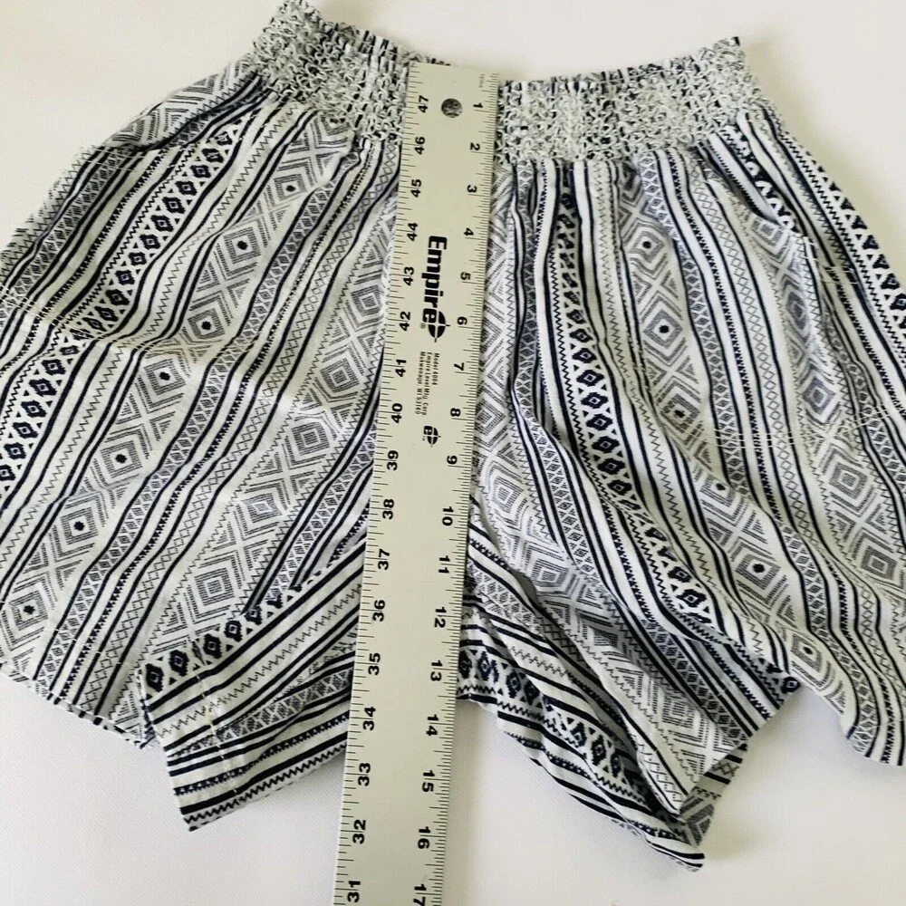 Sound Style Linen Shorts Women M Navy‎ Blue Stripe Southwestern Aztec Vacation - Picture 6 of 7
